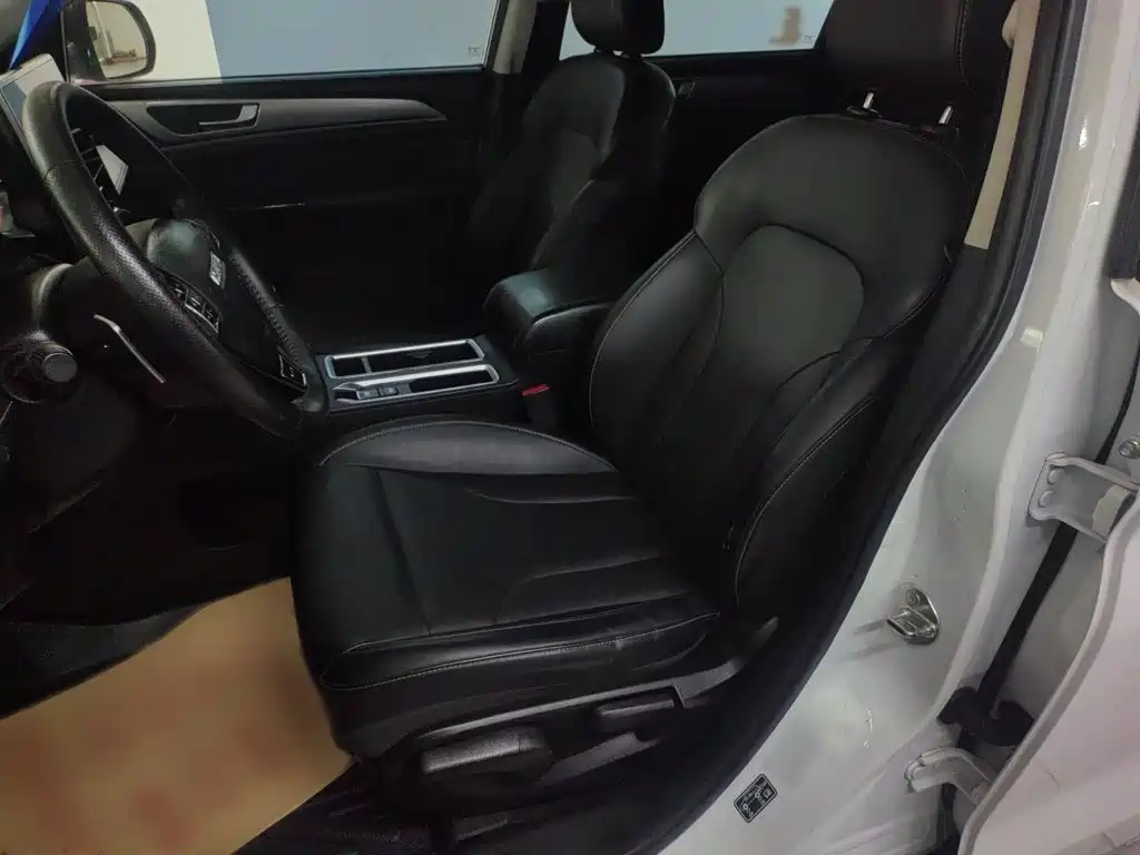 Haval M6 PLUS 1.5 T DCT Luxury Connected