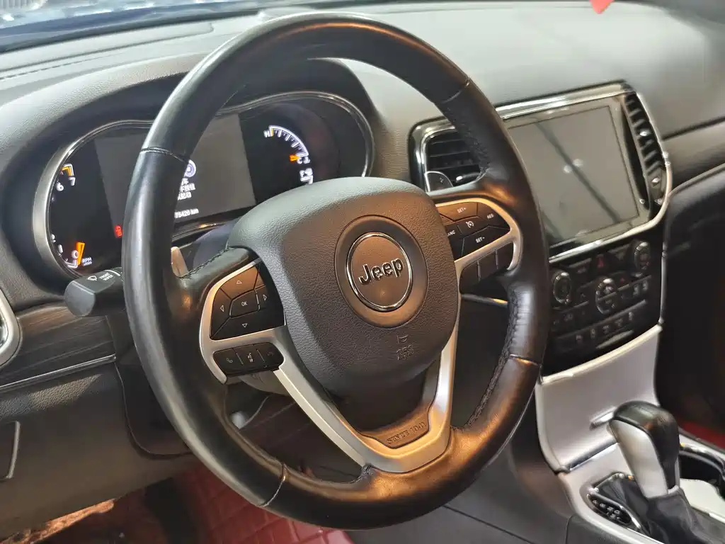 Grand Cherokee (Import) 大切诺基(进口) 2020款 3.6 L 精英导航版