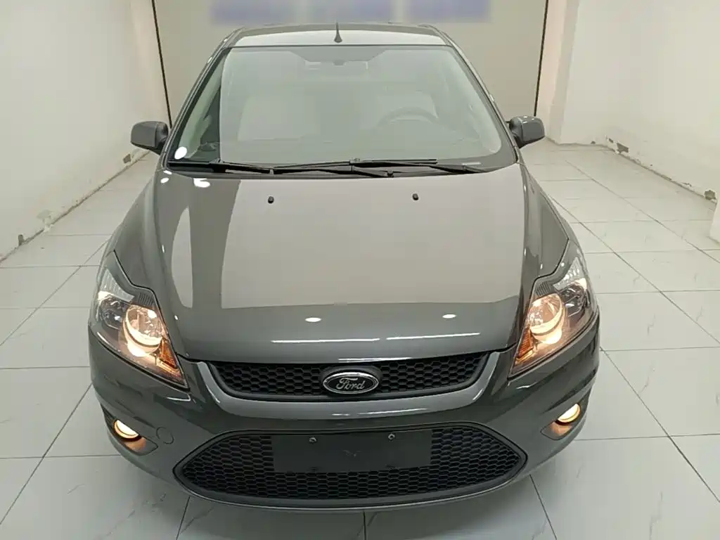 Focus Hatchback Classic 1.8 L Manual Basic