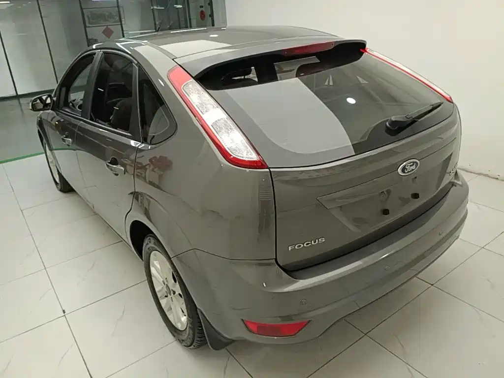 Focus Hatchback Classic 1.8 L Manual Basic