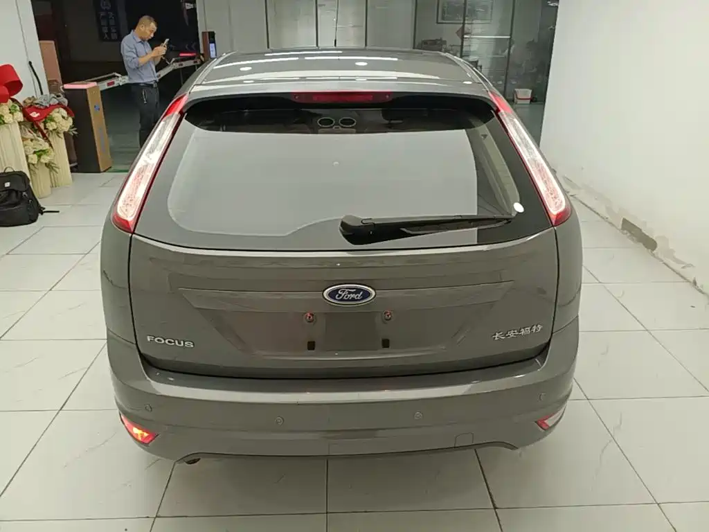 Focus Hatchback Classic 1.8 L Manual Basic