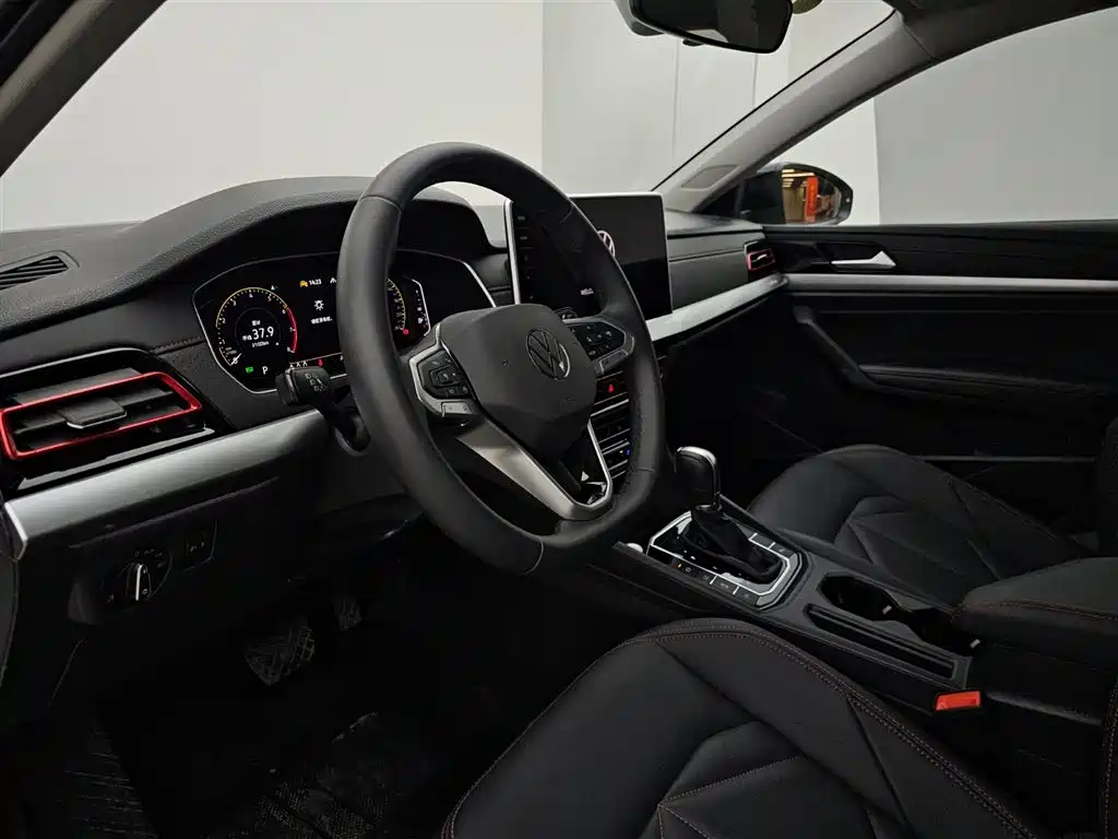 Lavida 300 TSI DSG Starry Sky Leading