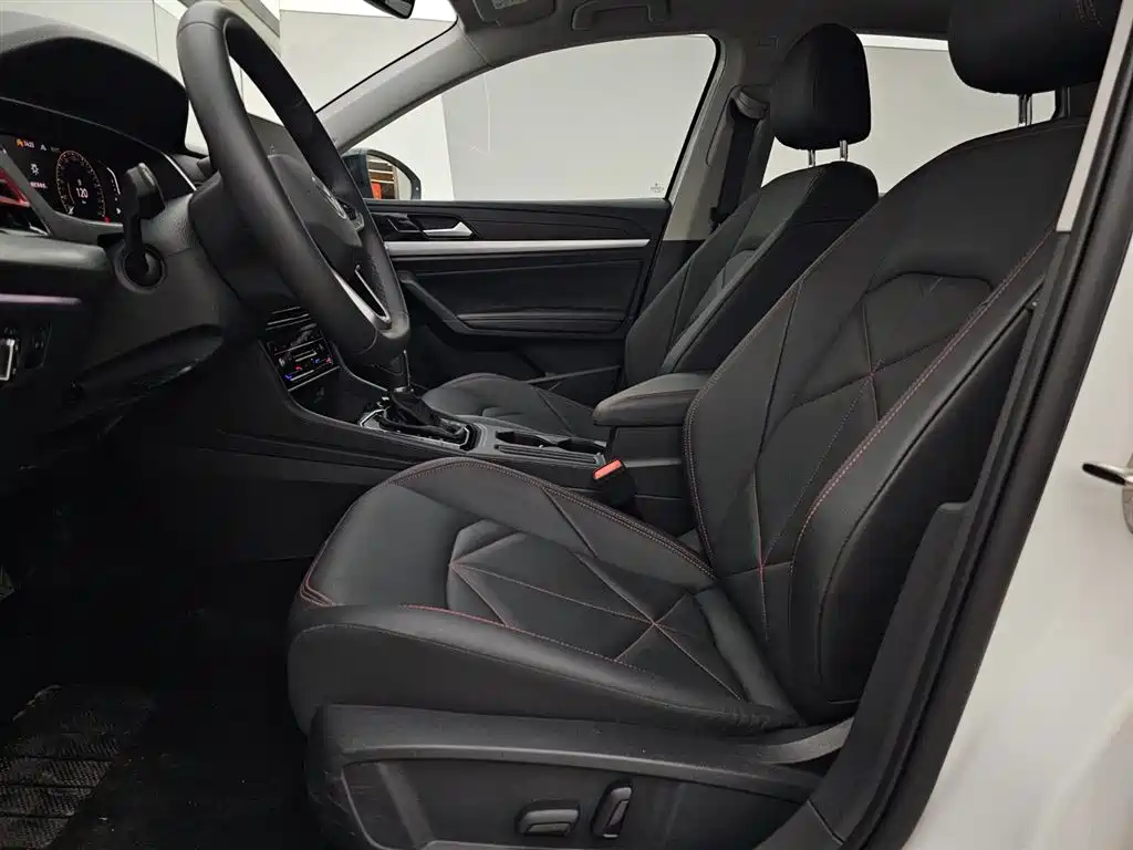 Lavida 300 TSI DSG Starry Sky Leading