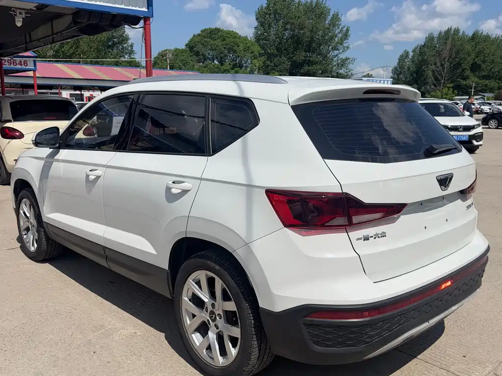 Jetta VS5 280 TSI Auto Progressive