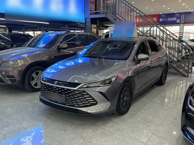 BYD Qin PLUS DM-i Smart Drive 55 KM Leading