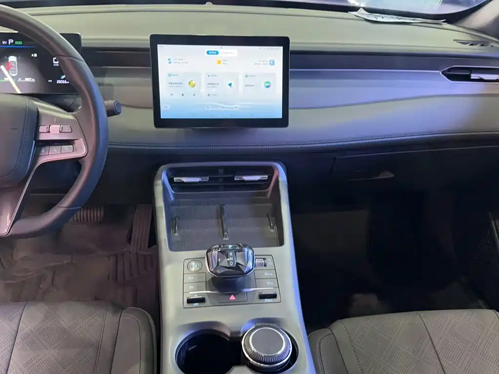 Qin PLUS DM-i Smart Drive 55 KM Leading