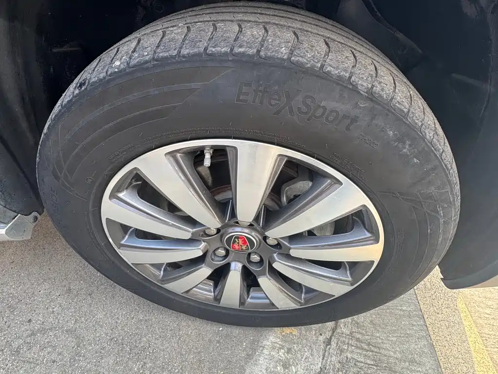 Roewe RX8 30 T Connected 4 WD Outstanding Flagship