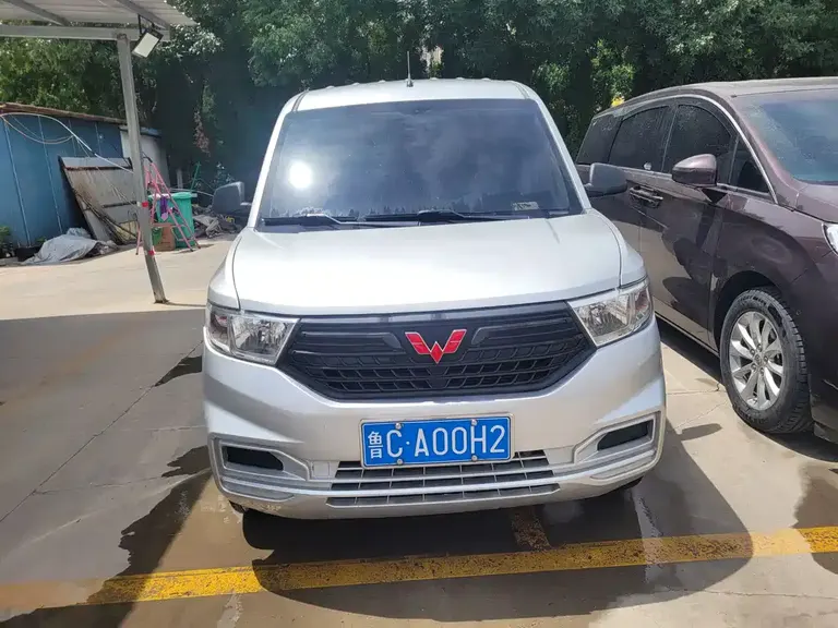 Wuling Hongguang V 五菱宏光V 2021款 1.5 L劲取版封窗车LAR