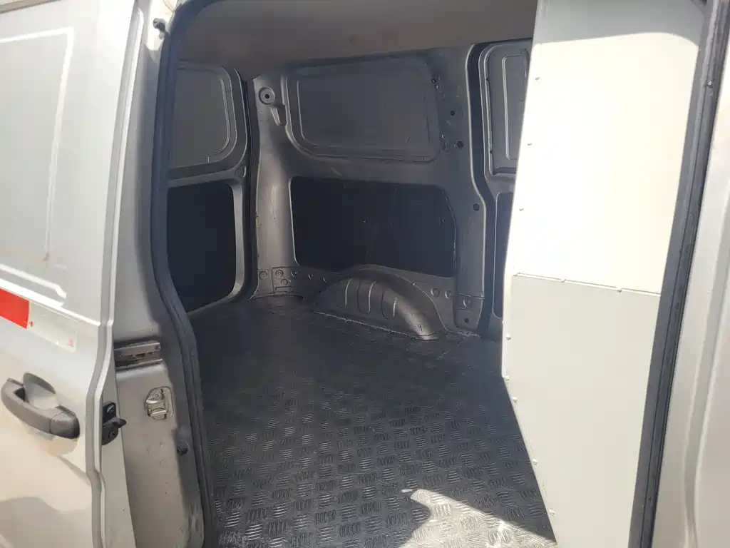 Wuling Hongguang V 五菱宏光V 2021款 1.5 L劲取版封窗车LAR