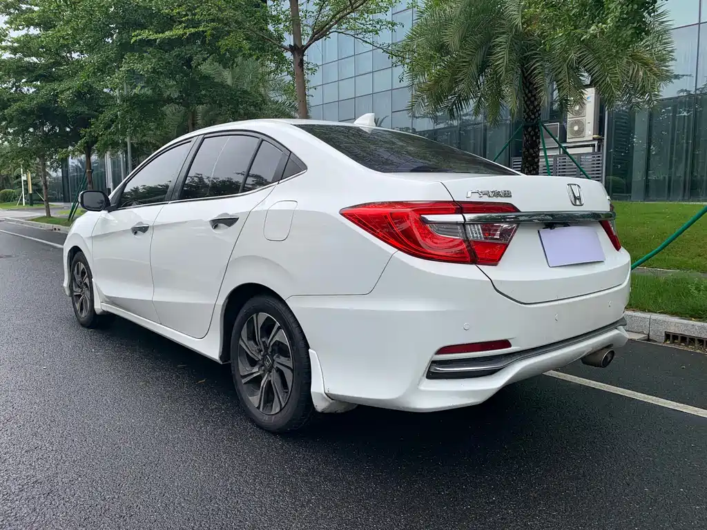 Crider 1.8 L CVT Comfort Special