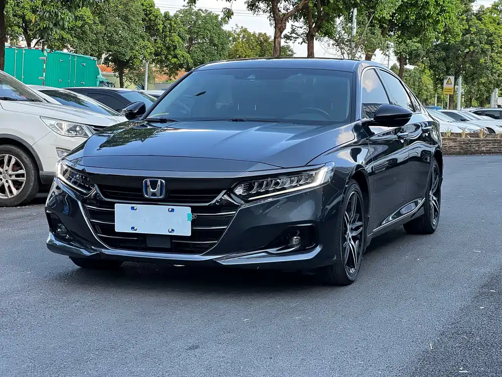 Accord Sharp· Hybrid 2.0 L Phantom Night · Sharp Smart
