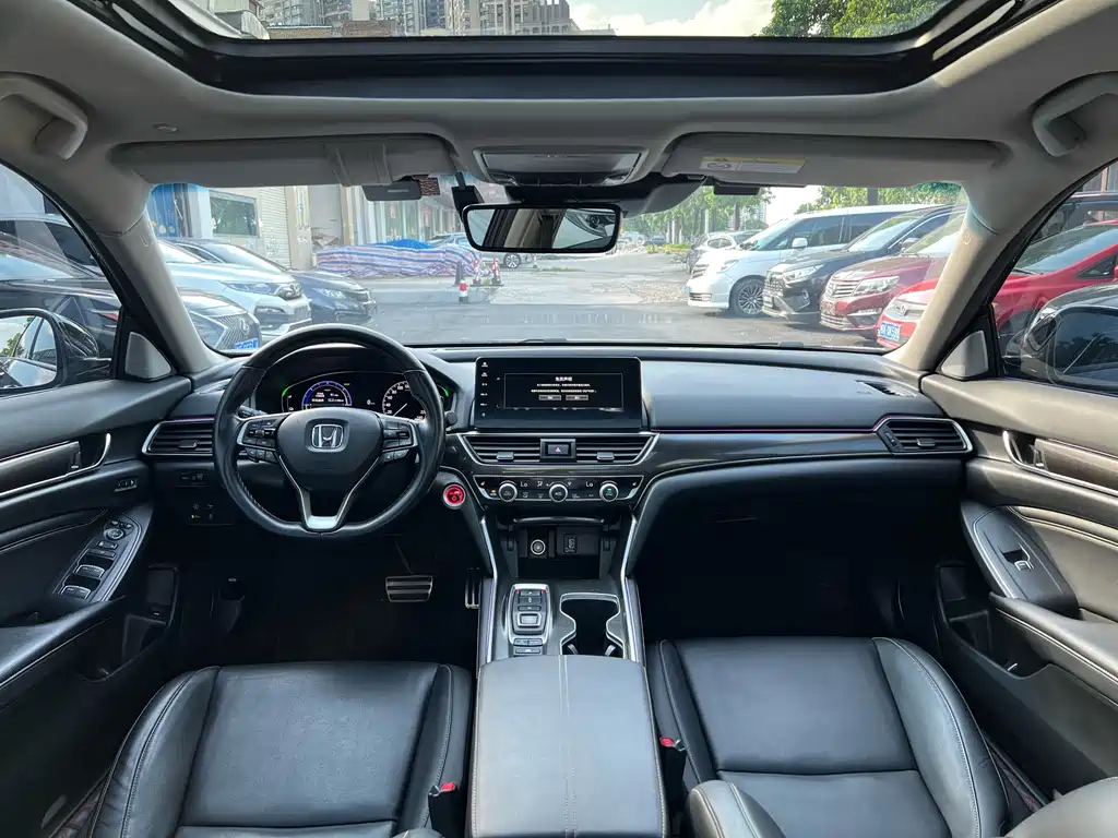 Accord Sharp· Hybrid 2.0 L Phantom Night · Sharp Smart