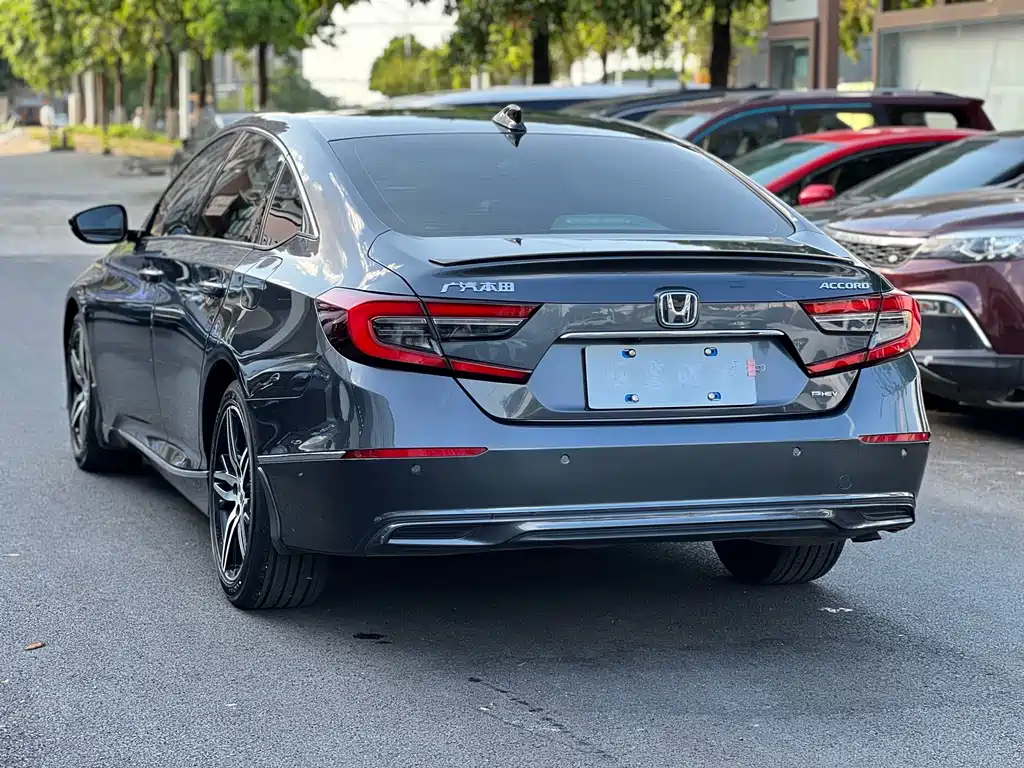 Accord Sharp· Hybrid 2.0 L Phantom Night · Sharp Smart