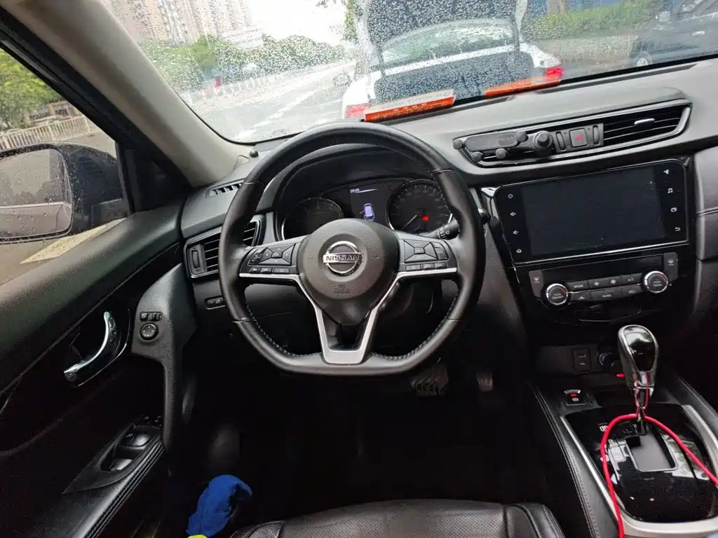 X-Trail 2.0 L CVT Connected Comfort 2 WD