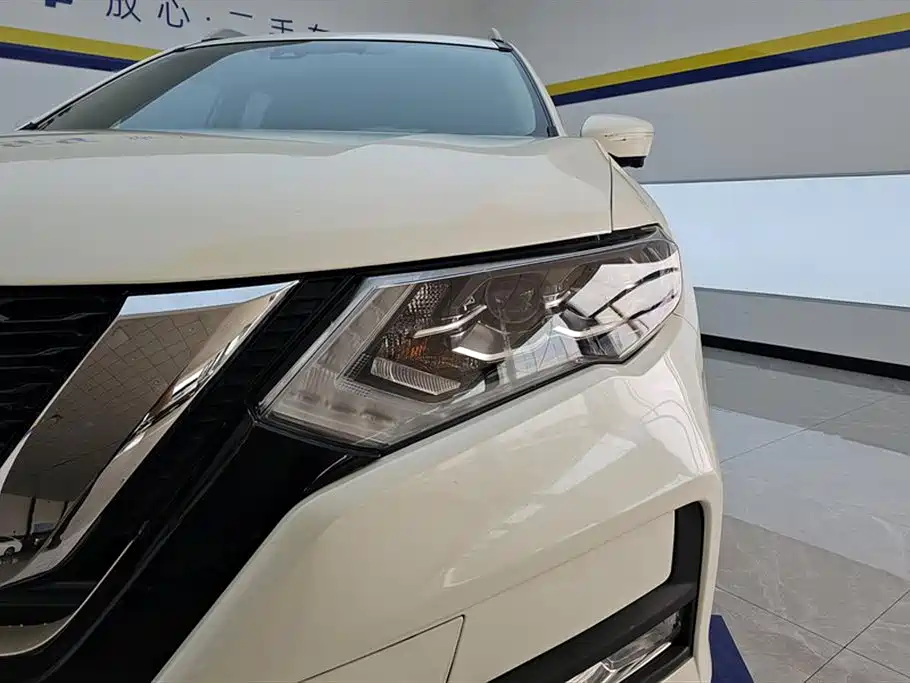 X-Trail 2.0 L CVT 2 WD XL Premium Connected Premium