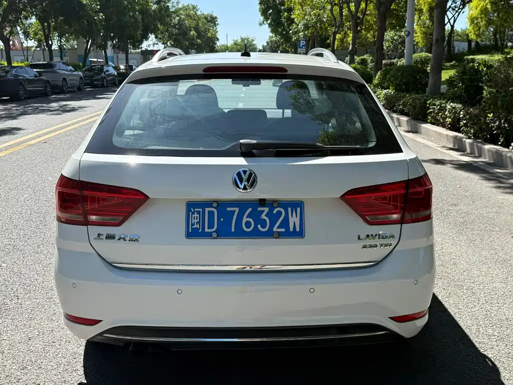 Gran Lavida 230 TSI DSG Comfort