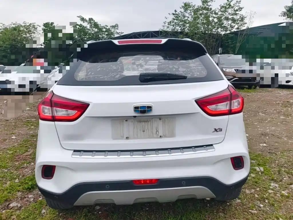 Vision X3 1.5 L Auto Distinguished