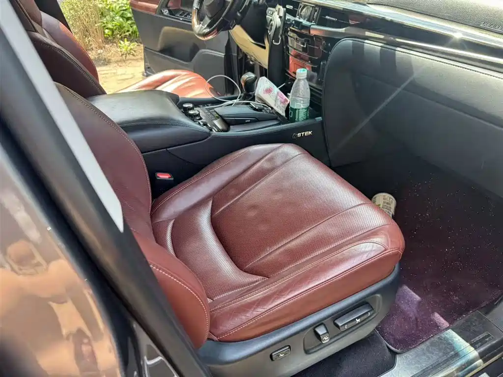 Lexus LX 570 Dynamic Luxury
