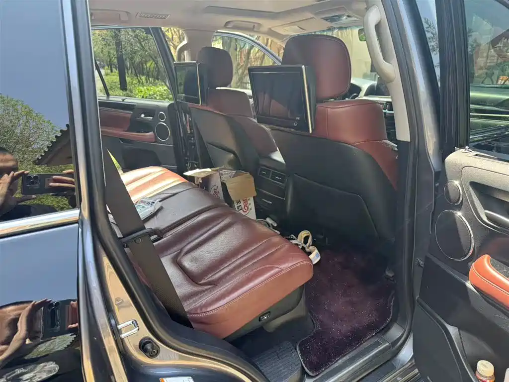 Lexus LX 570 Dynamic Luxury
