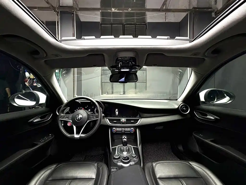 Giulia 2.0 T 200 HP Luxury