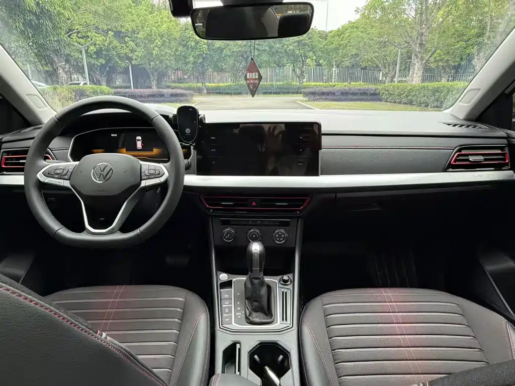 Lavida 300 TSI DSG Starry Sky Manyi