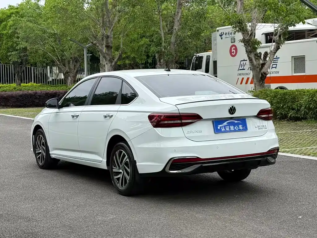 Lavida 300 TSI DSG Starry Sky Manyi