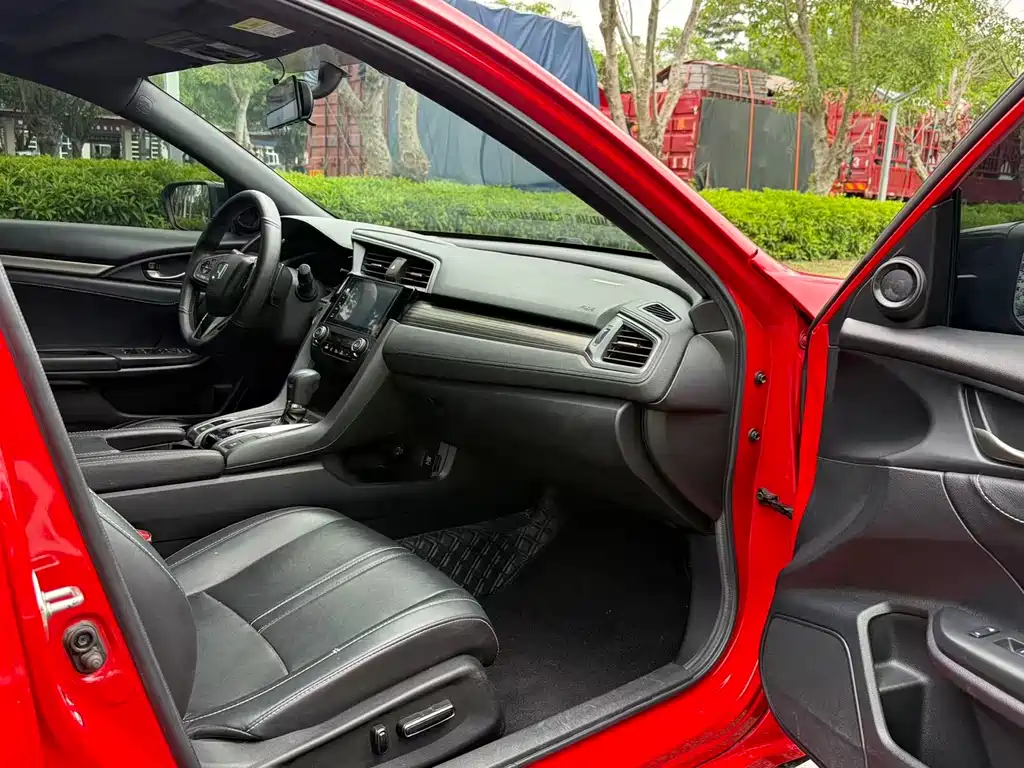 Civic HATCHBACK 220 TURBO CVT Trend Cool Control
