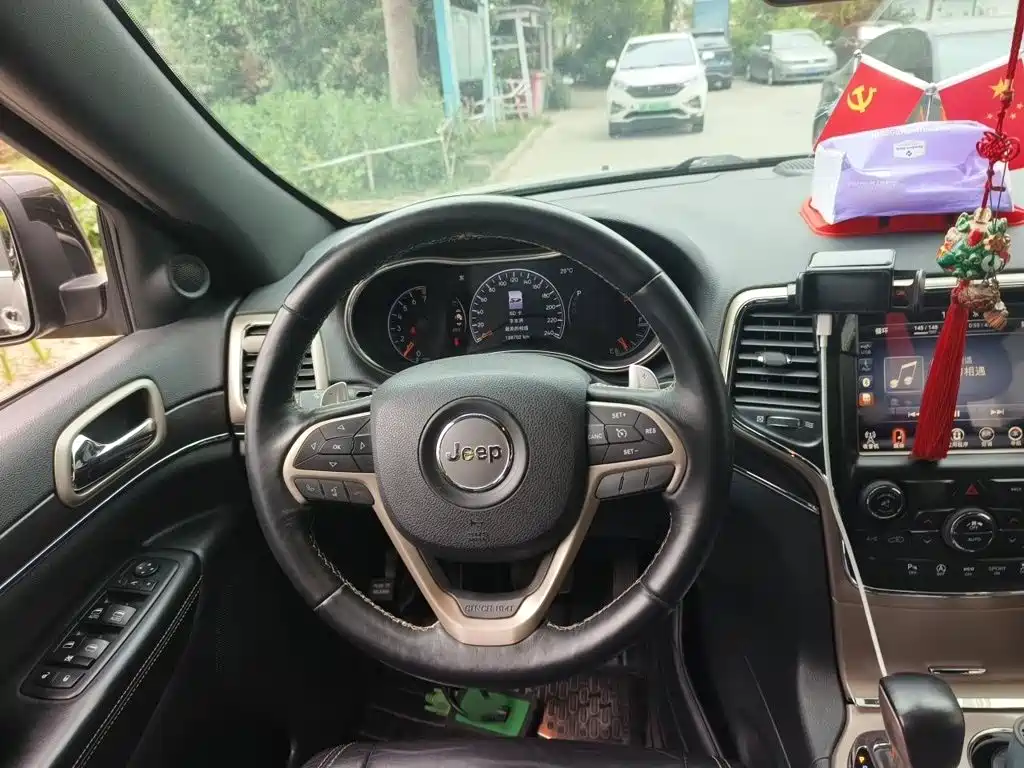 Grand Cherokee (Import) 3.0 L Comfort Enjoyment Navigation