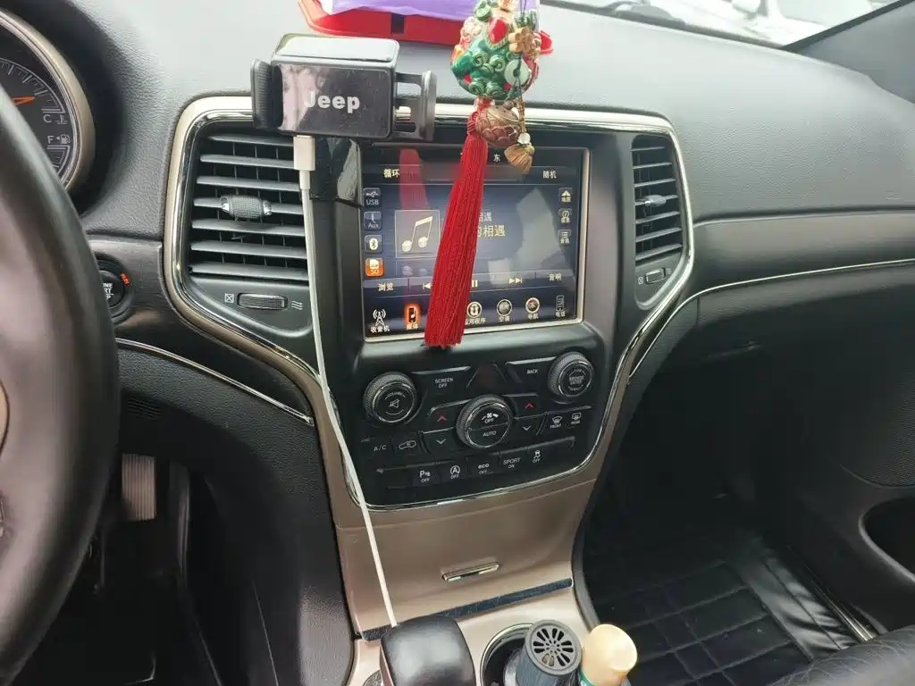 Grand Cherokee (Import) 3.0 L Comfort Enjoyment Navigation