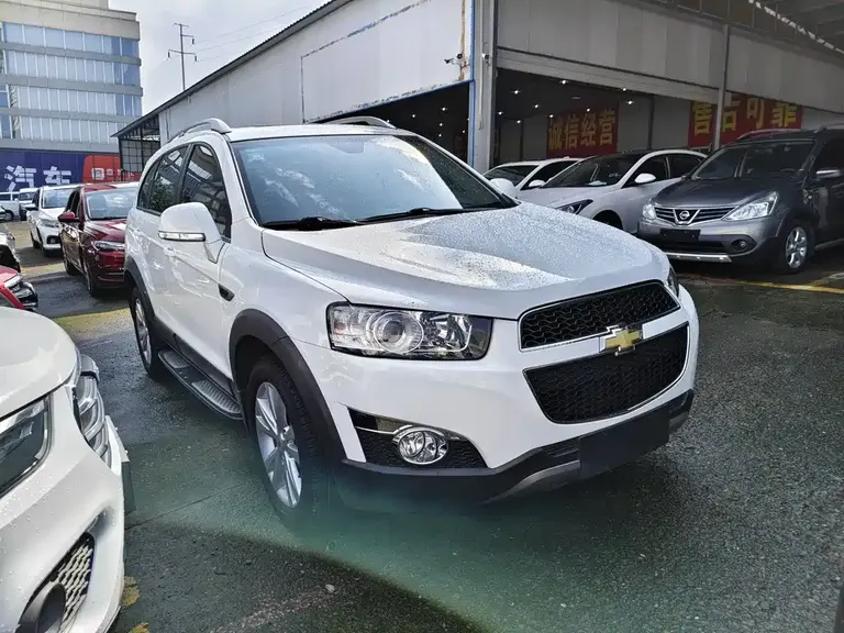 Chevrolet Captiva 2.4 L 4 WD Flagship 7-seat