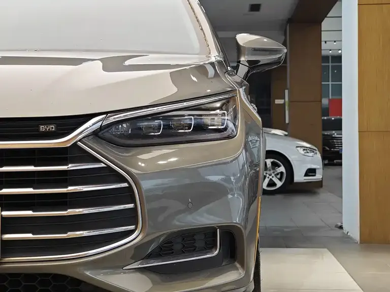 BYD Tang 2.0 T Auto Connected Distinguished 7-seat CN-V