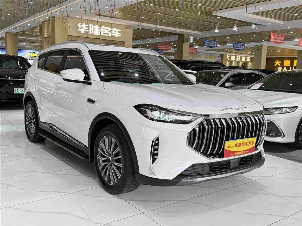 Jetour X70 PLUS 1.5 T DCT Brave PLUS 7-seat