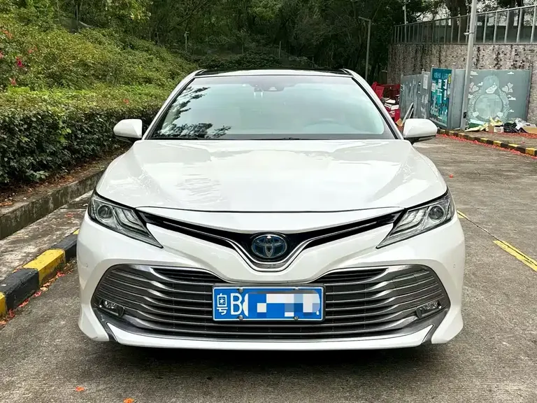 Toyota Camry Dual Engine 2.5 HG Luxury CN-V