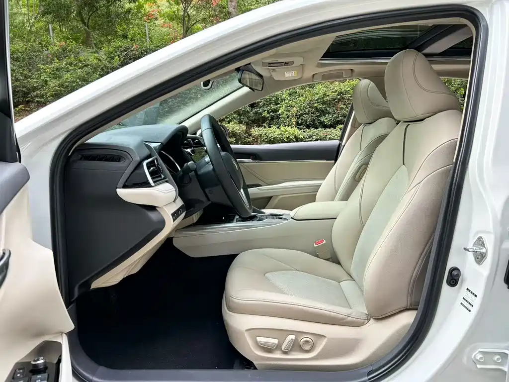 Camry Dual Engine 2.5 HG Luxury CN-V
