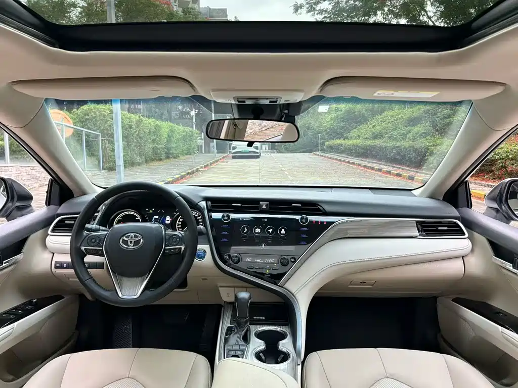 Camry Dual Engine 2.5 HG Luxury CN-V