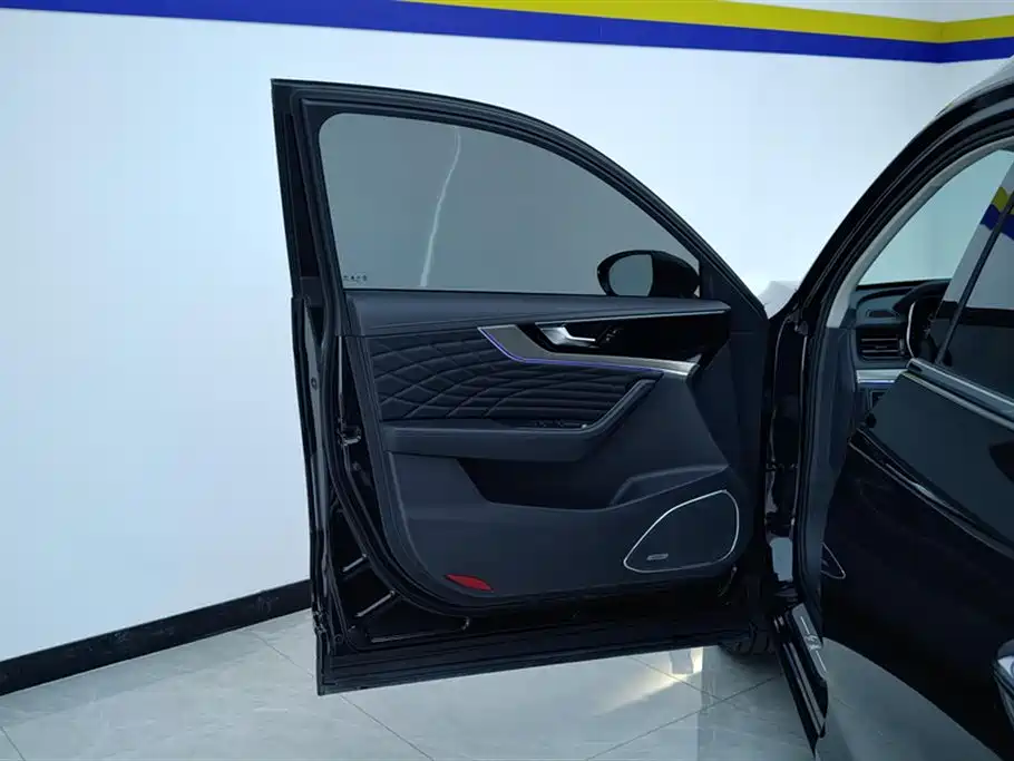 Hongqi HS5 Facelift 2.0 T Connected Flagship Enjoyment