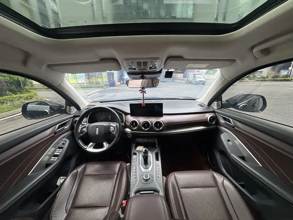 WEY VV6 2.0 T 2 WD Smart Guard +