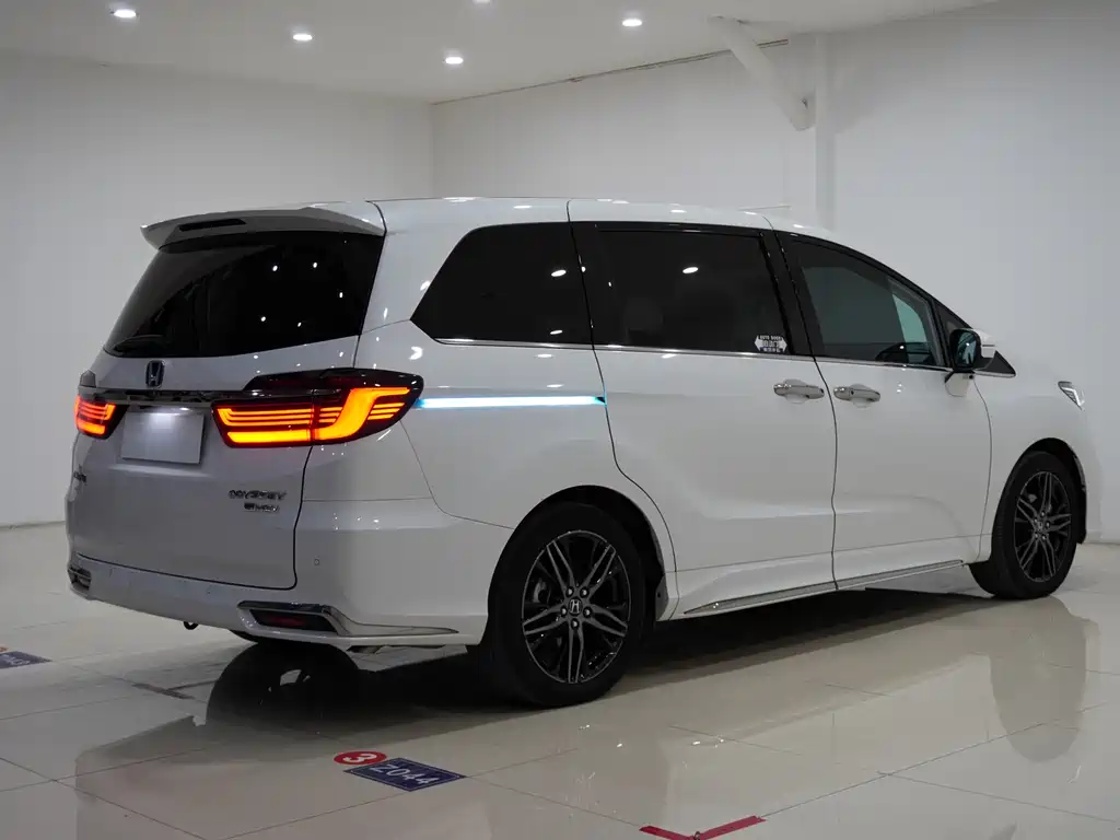Odyssey 2.0 L e:HEV Sharp· Supreme