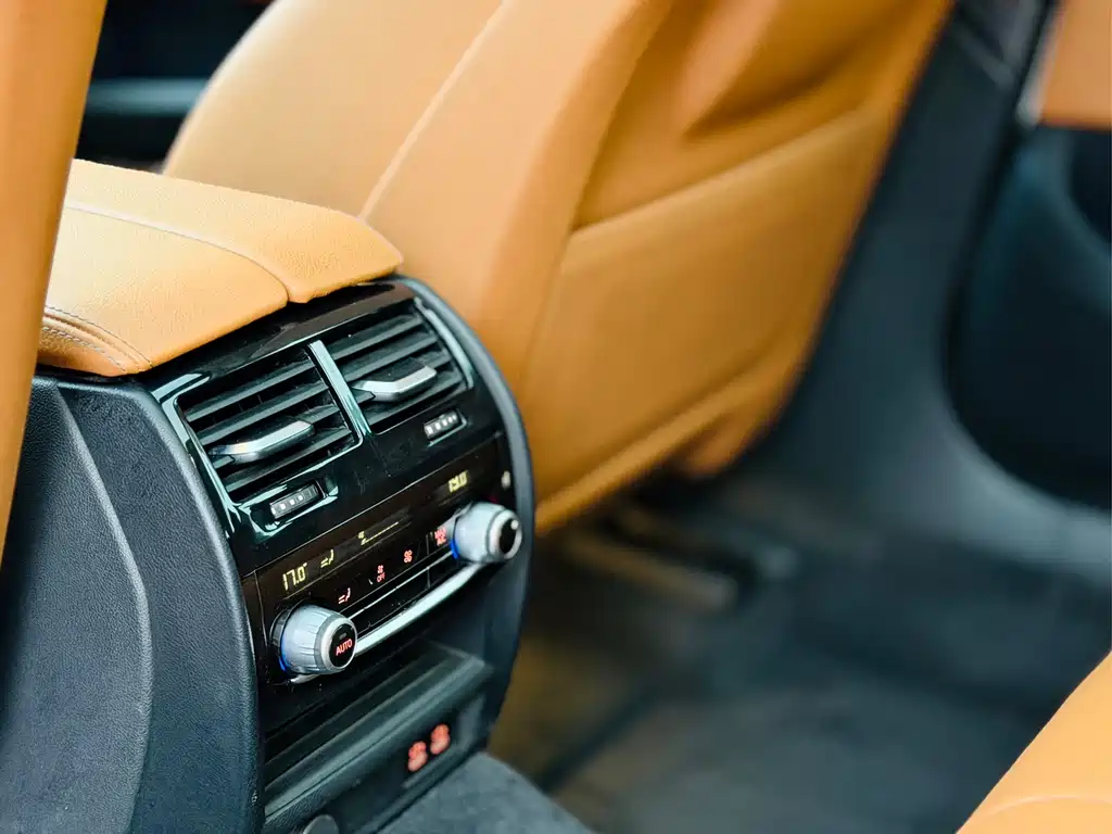 BMW 6 Series GT 630 i Luxury Design Package