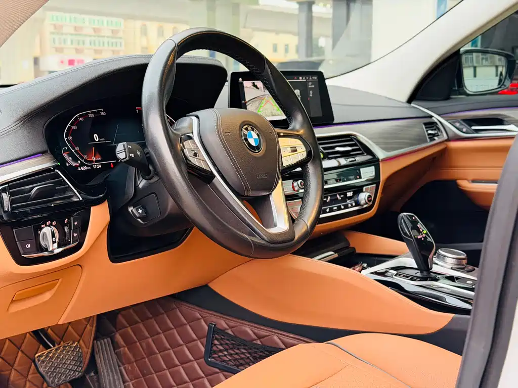 BMW 6 Series GT 630 i Luxury Design Package