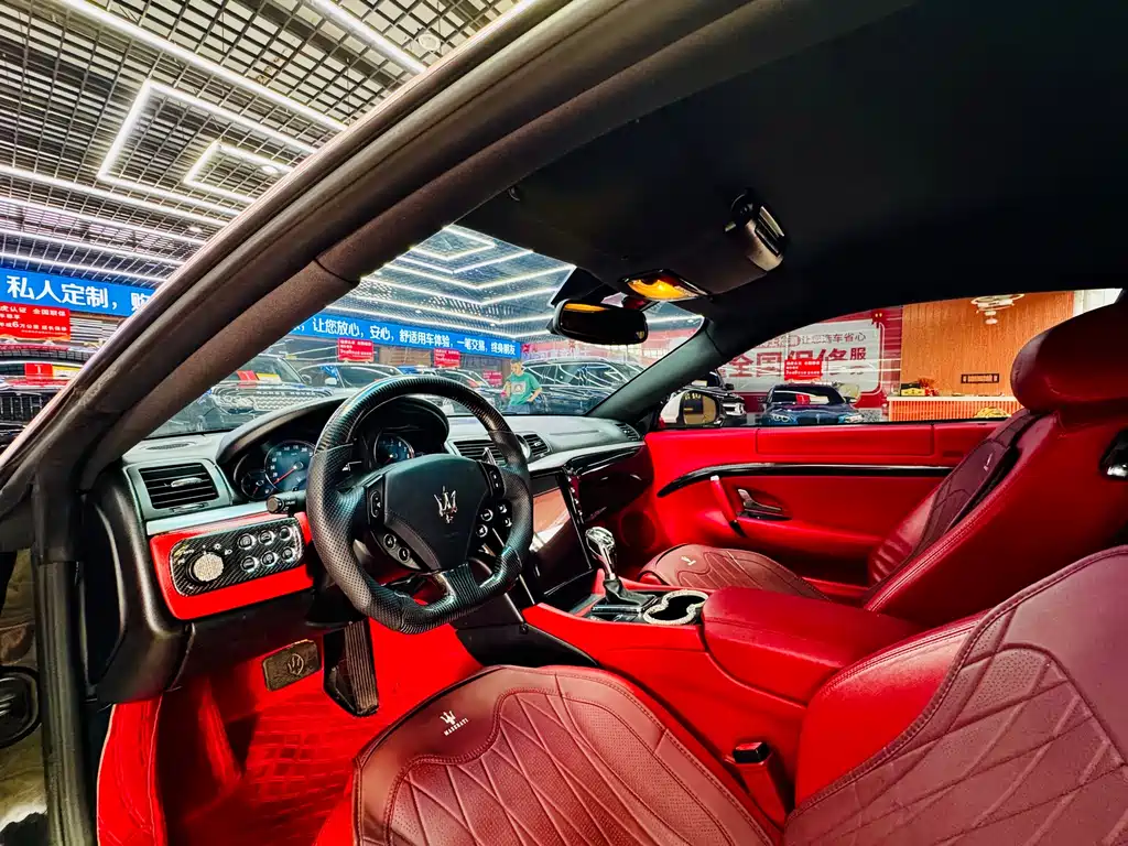 GranTurismo 4.2 L Standard