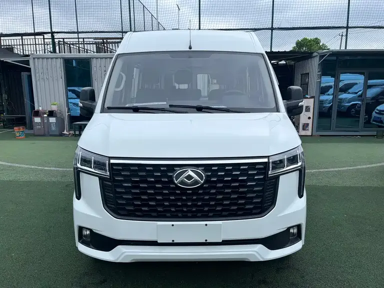 Maxus Xintu V80 新途V80 2025款 PRO傲运通 2.0 T 自动长轴中顶 6/7/8/9座