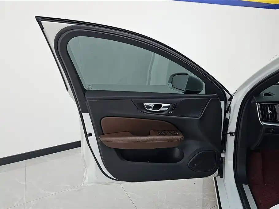 Volvo S60 T4 Smart Ease Luxury