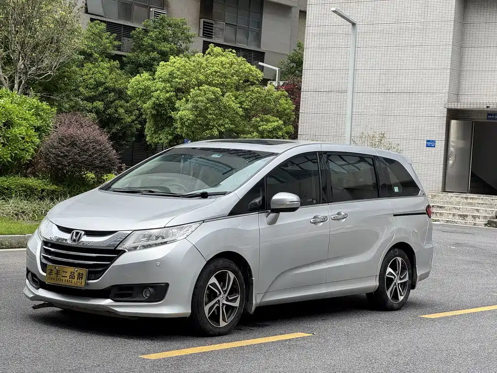 Odyssey Facelift 2.4 L Luxury