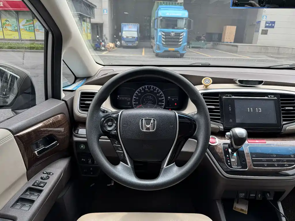 Odyssey Facelift 2.4 L Luxury