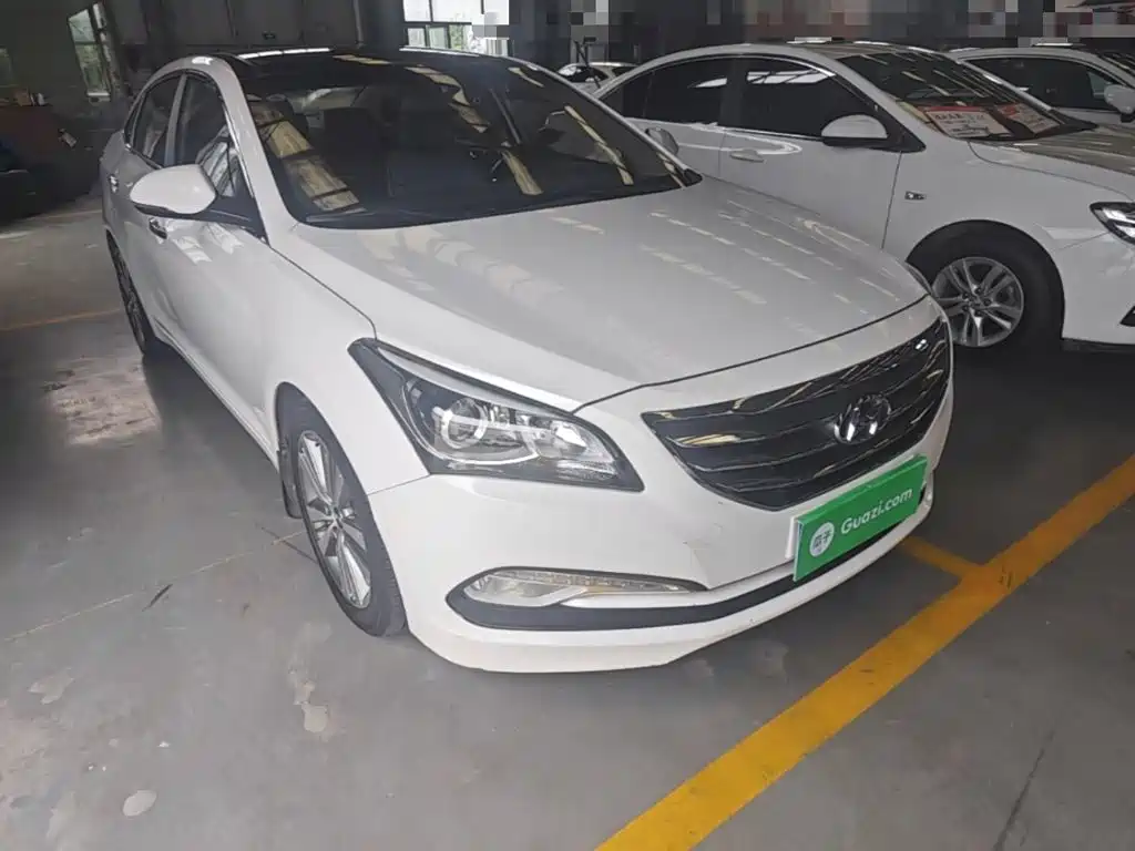 Mistra 1.8 L Auto Distinguished DLX