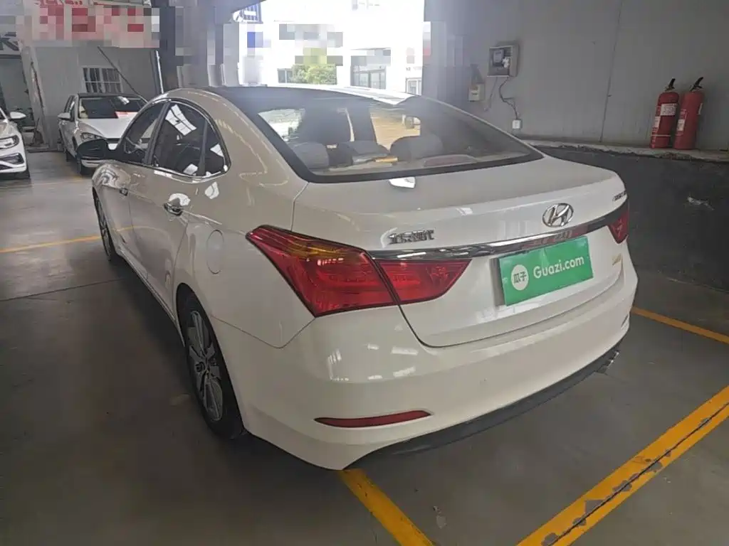 Mistra 1.8 L Auto Distinguished DLX