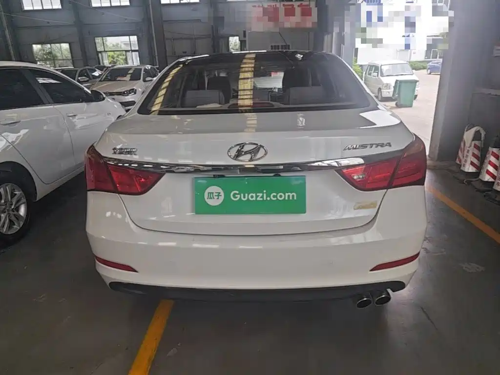 Mistra 1.8 L Auto Distinguished DLX