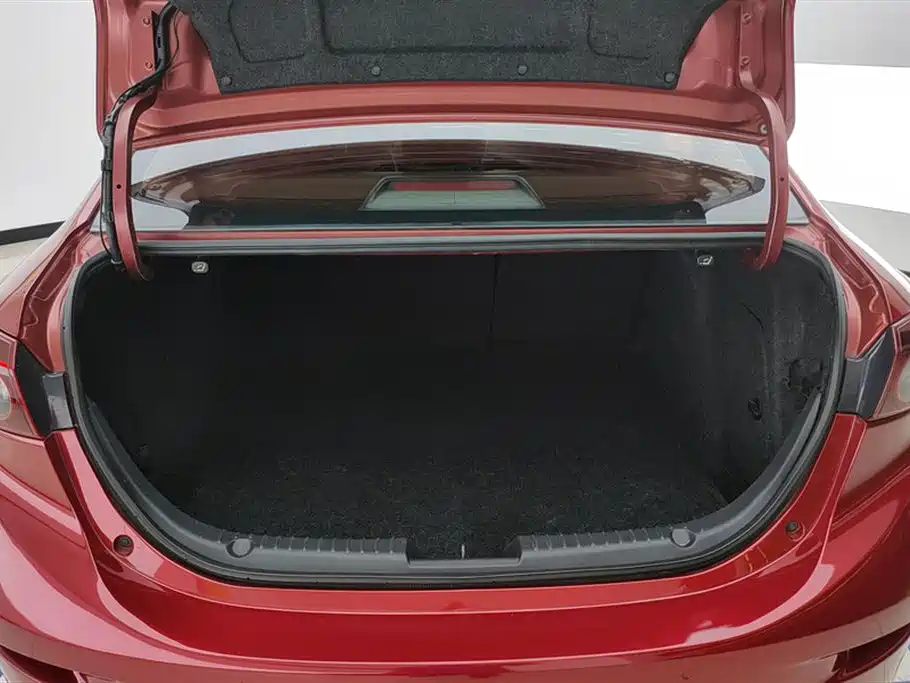 Mazda 3 Axela Sedan 1.5 L Auto Luxury