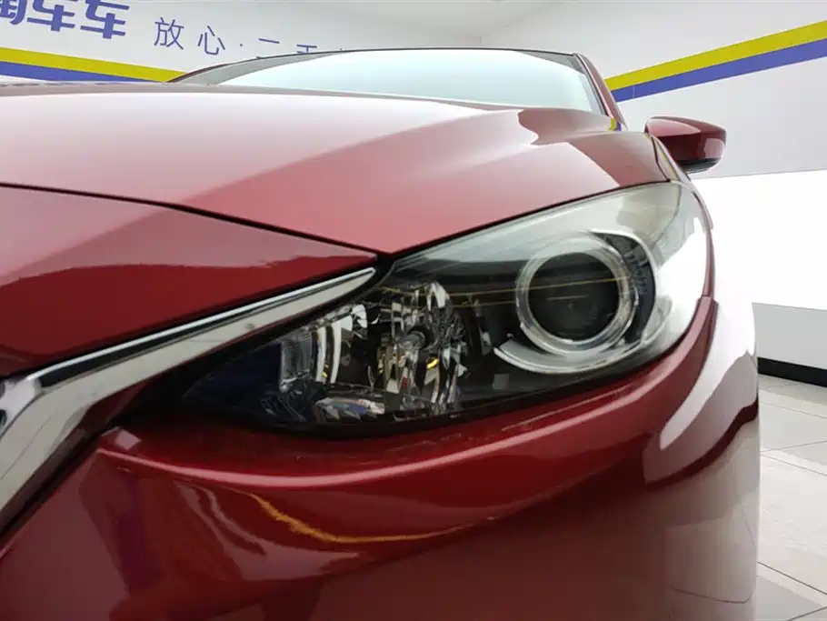 Mazda 3 Axela Sedan 1.5 L Auto Luxury